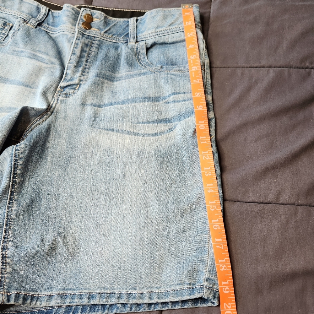 Lane Bryant Bermuda Shorts - Picture 6 of 8